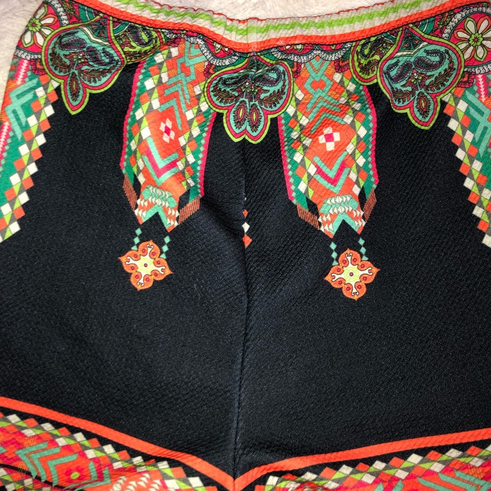 High Waisted Patterned Shorts - image 5